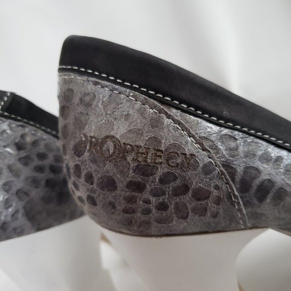 PROPHECY Designer modern geometrical heel. Snakeskin pattern leather. Platform. - Picture 15 of 15